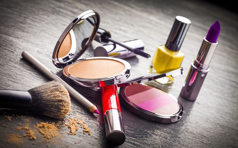 Sell Makeup From Home: How To Sell Makeup Online - Bizarre News